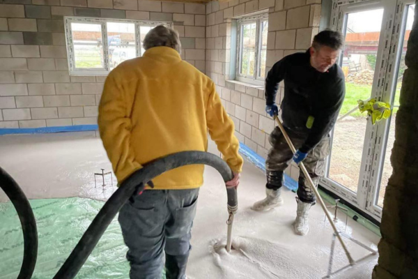 Flowscreed southwest - Screed flooring being laid